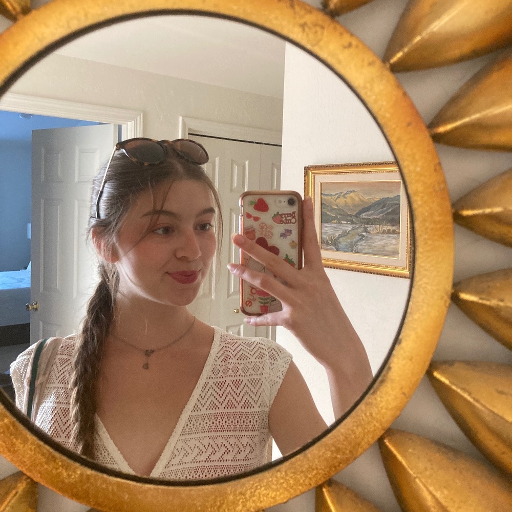 Meet your Posher, Clea